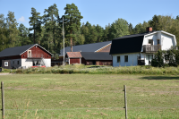 Bebyggelse vid Norrtorp där torpstugan tidigare låg. Torpet hörde till Lingsbergs gård. Torpet var en uppodling i skogen med 15 hektar. Torpet är först omnämnt 1709 i Mantalslängd över Vallentuna socken 1709.