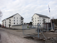 Flerfamiljshus på Tegelbruksgatan. Nya bostadsområden växer fram på marken där de gamla tegelbruken låg.