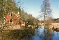 Ruin av Röby torp i Kårsta. En tid (1970-talet?) var torpet sommarbostad för Gustaf Hillerström.