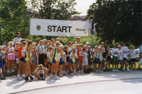 Evenemang med löpartävlingen Vallentunaflåset. Deltagare i barnloppet gör sig redo för start.