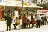 Socialdemokraternas möte på Tuna torg första maj 1996.