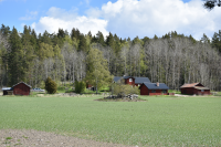 Landskapet och byggnader vid Södertorp i Frösunda. Torpet hörde till Lindholmens gård. 