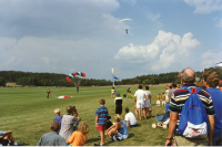 Lions Flyg- och motordag på Vallentuna flygfält. 